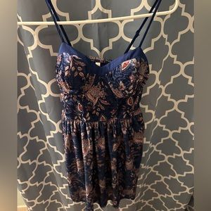 Blue floral velvet dress for size medium - new condition